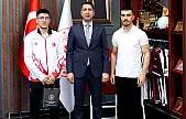 Omzundaki sakatlığa rağmen Türkiye üçüncüsü oldu