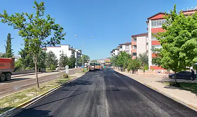 Asfalt mesaisi tüm hızıyla sürüyor