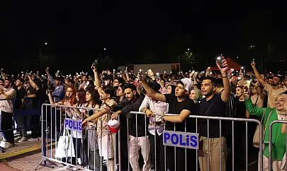 Fırat Üniversitesi 50. Yıl Festivali Rock Konseriyle devam etti