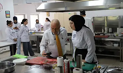 Fırat Üniversitesi'nde yemek yarışması düzenlendi