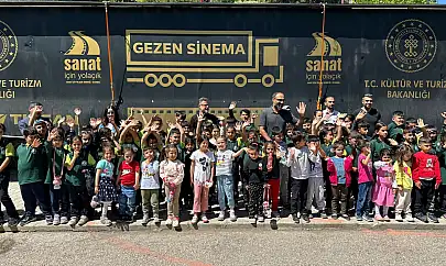 Gezen Sinema Tırı Elazığ'da binlerce çocuğu sinemayla buluşturuyor