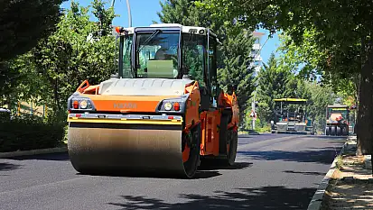 Elazığ Belediyesi, yol yenileme çalışmalarını aralıksız sürüyor