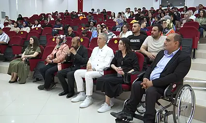 Hançerli, İletişim Fakültesi öğrencileri ile buluştu