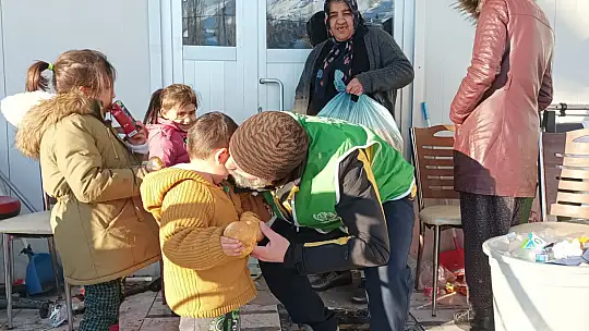 İHH Elazığ İnsani Yardım Derneği deprem bölgesinde