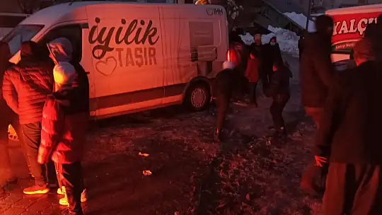 İHH Elazığ İnsani Yardım Derneği deprem bölgesinde