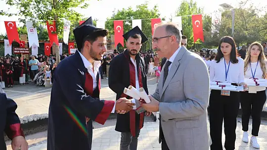 Fırat Üniversitesi'nde mezuniyet heyecanı