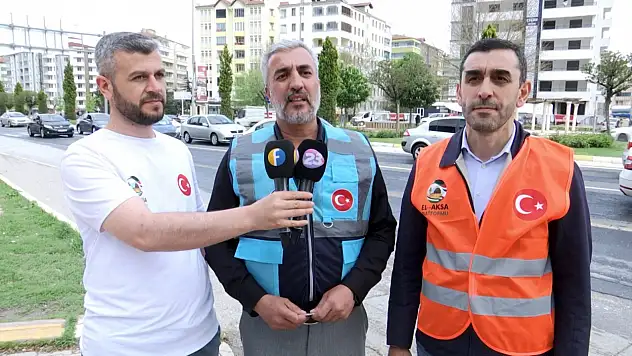 El Aksa Platformu Filistin ve Türk Bayraklı koku kartları dağıttı