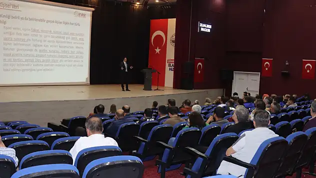 Elazığ Belediyesi Personeline Yönelik KVKK semineri verildi