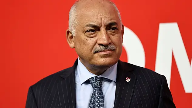 Futbol liglerindeki maçlar süresiz ertelendi!