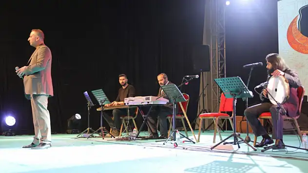 Harput İlahi Grubu, ilahilerini Elazığlılar için seslendirdi