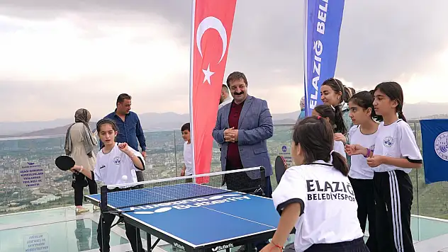 Harput'ta masa tenisi ve bayram coşkusu bir arada yaşandı