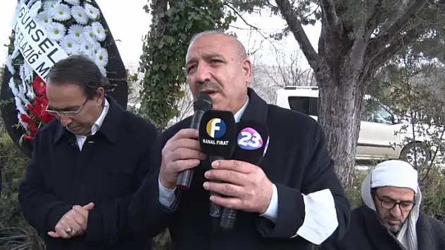 Merhum Yanılmaz kabri başında anıldı