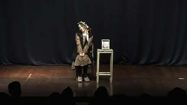 Monologlar gecesi Elazığ'da sahnelendi