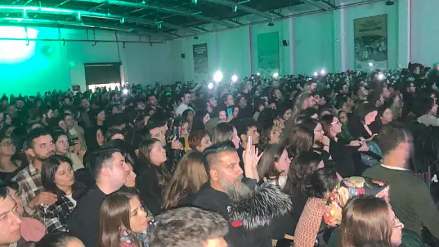 Teoman, Elazığ'da sevenleriyle buluştu