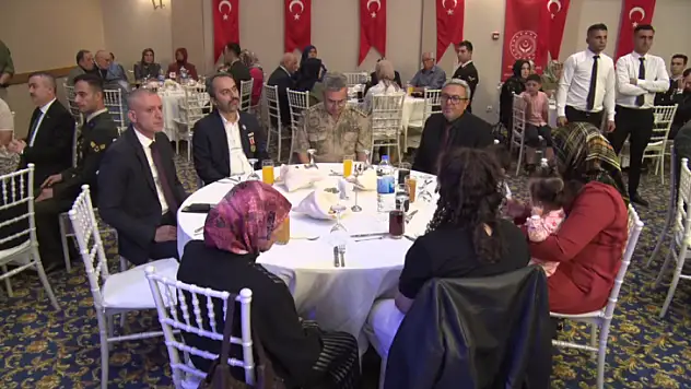 Vali Toraman, Gaziler onuruna yemek verdi