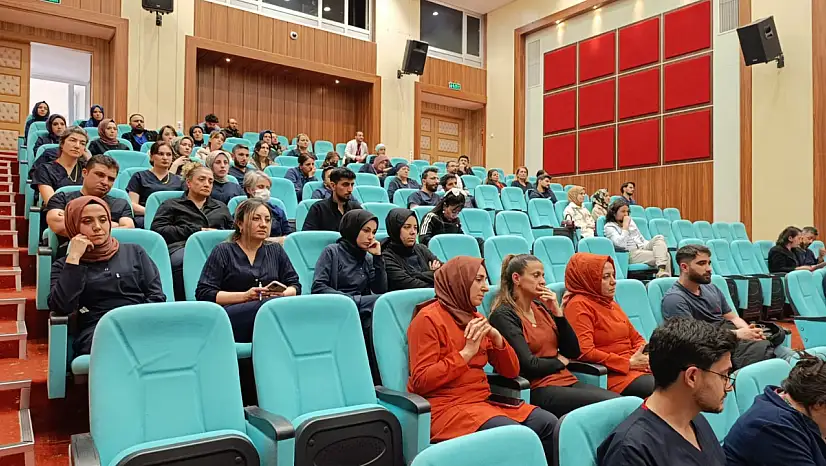 Öğretim Üyesi Gömleksiz tarafından aşı ve aşı transferi hakkında eğitim