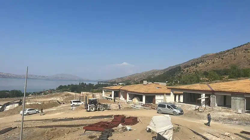 Milletvekili Keleş, Gezin, Plajköy ve Kavak Köyü'nde vatandaşlarla buluştu
