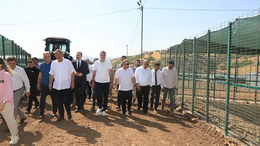 Vali Hatipoğlu'ndan Sokak Hayvanları Geçici Barınma Alanına ziyaret