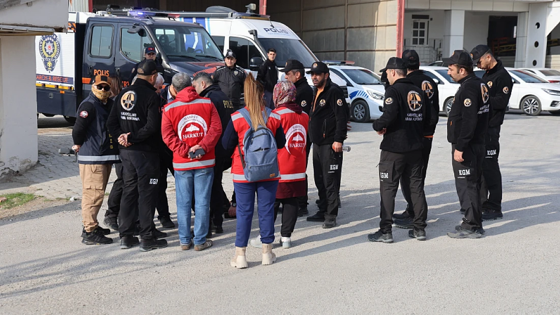 250 kişilik ekip kayıp çocuğu arıyor