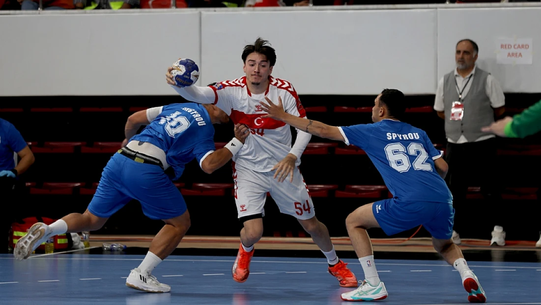 Dünya Şampiyonası elemelerinde A Milli Takımımız rakibine fark attı