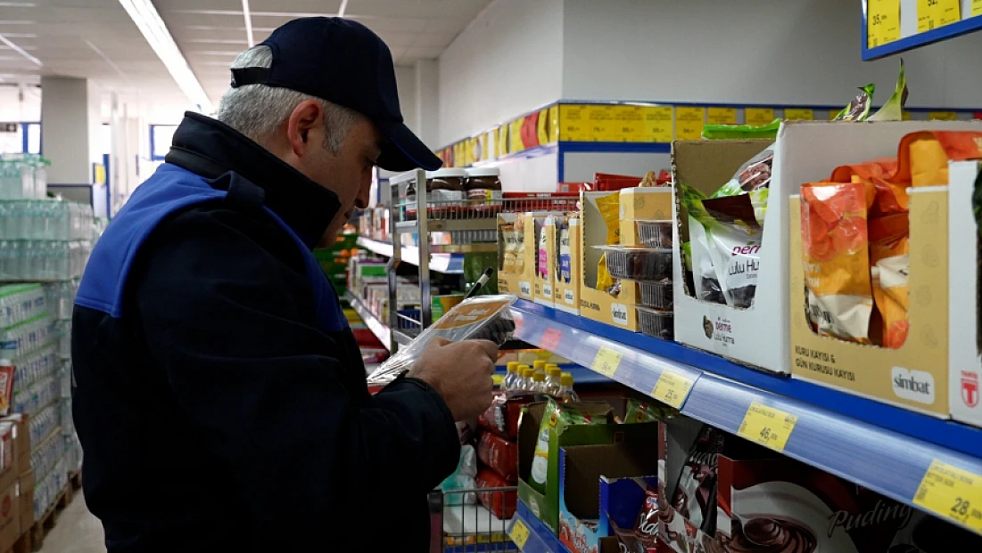 Elazığ Belediyesi’nden zincir marketlere denetim