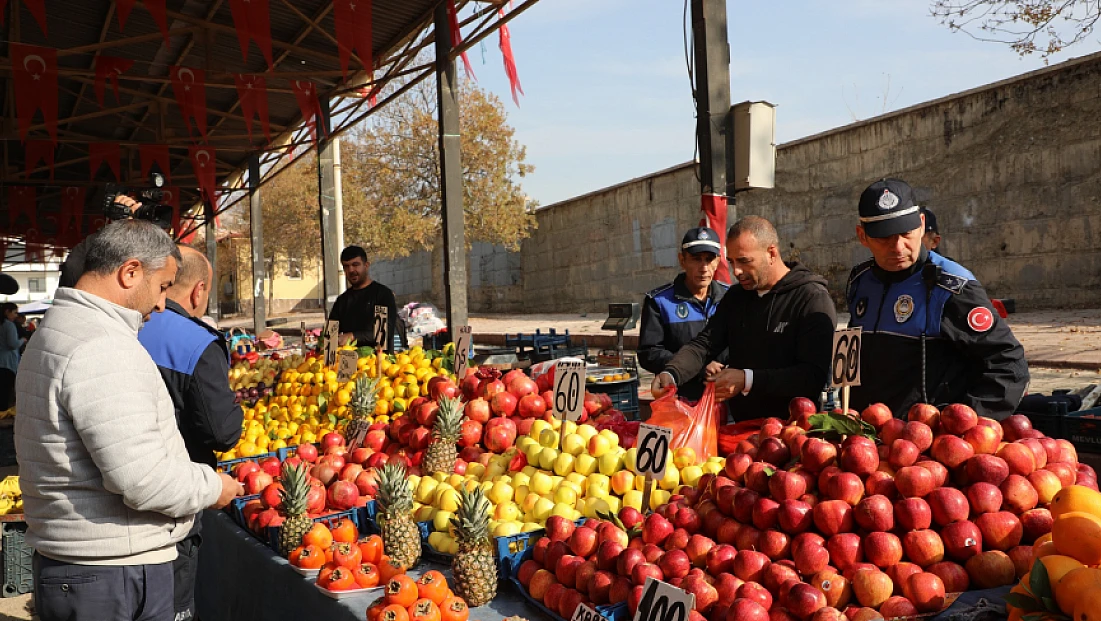 Elazığ Belediyesi zabıta ekipleri sahada yoğun mesai harcıyor