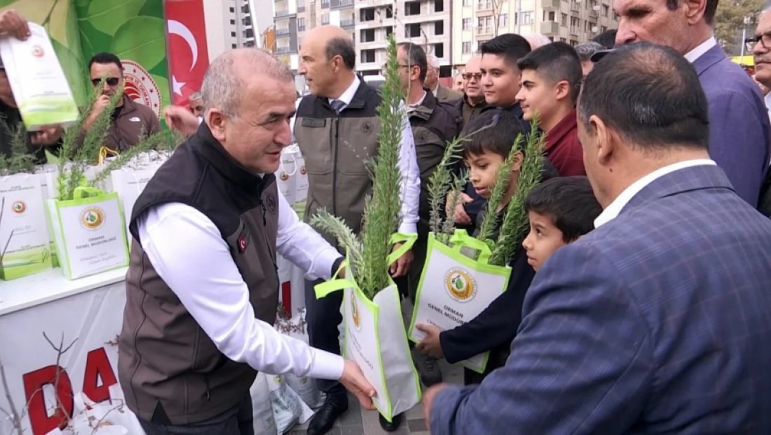 Elazığ Orman Bölge Müdürlüğü ücretsiz fidan dağıttı