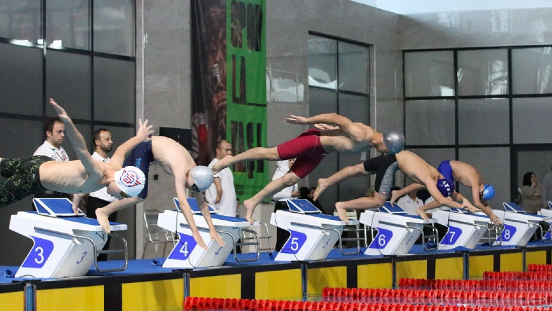 Elazığlı başarılı yüzücü Siraç Efe’den 10 yarışta 10 derece