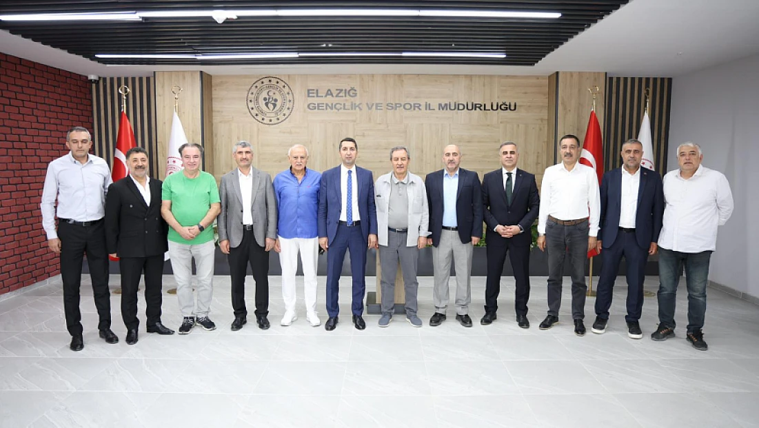 Eski il müdürleri yıllar sonra bir araya geldi