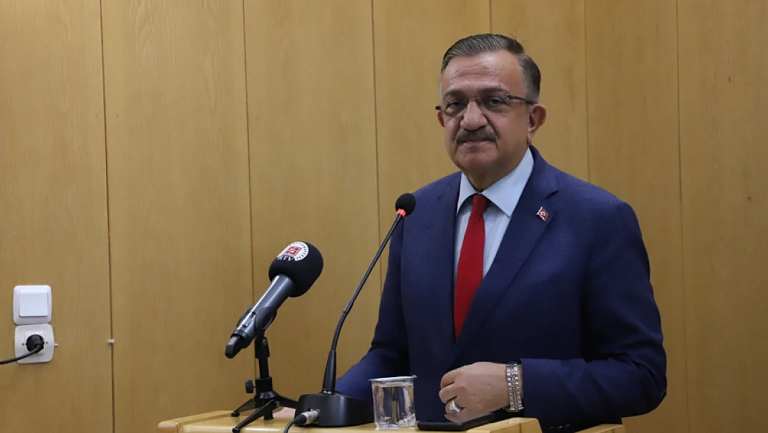 Fırat Üniversitesinde Cumhuriyet Bayramı nedeniyle konferans düzenlendi