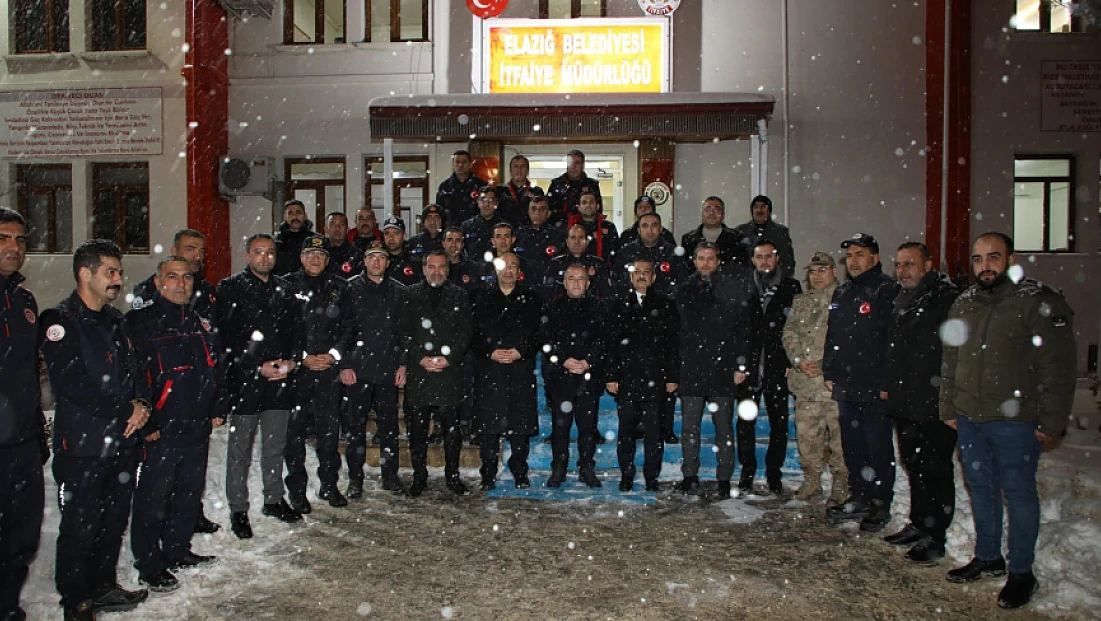 İşçiler mesaide, Hizmet-İş Sahada: Emekçinin yanında, görevinin başında