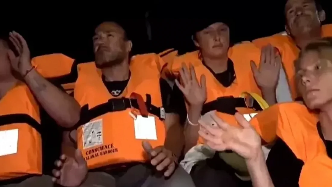 İsrail, Özgürlük Filosu'na saldırıp aktivistleri alıkoydu