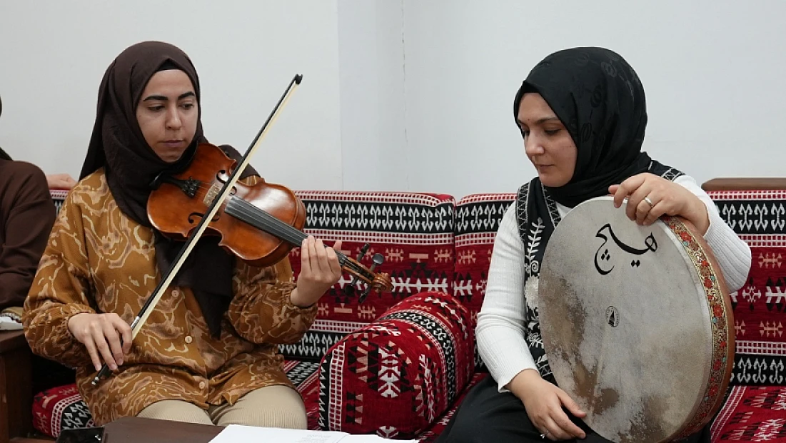 Kadın Sanat Buluşmaları’nda Bezmara Musiki Grubu sahne aldı