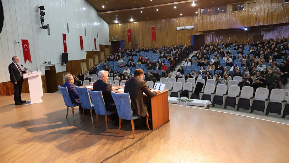 Rektör Prof. Dr. Göktaş, akademik personelle bir araya geldi