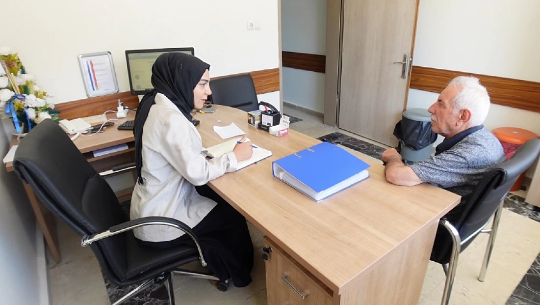 Tuncer, yeni açılan sigara bıraktırma polikliniği hakkında bilgiler verdi