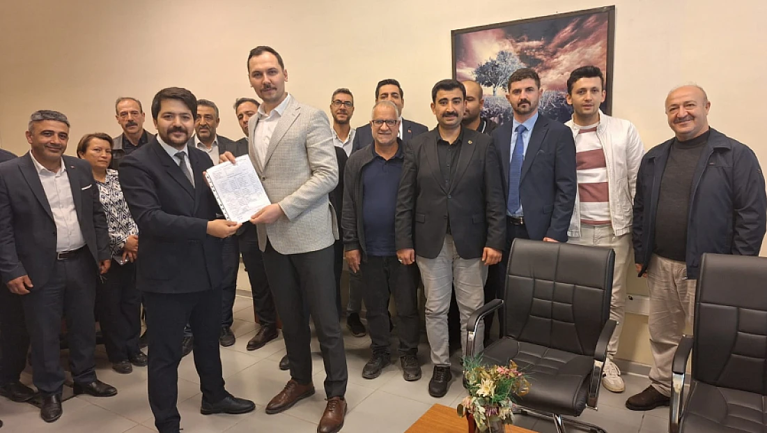 Türk Büro-Sen Elazığ Şube Başkanı Tarkan Ömer Bankur’a mazbata töreni