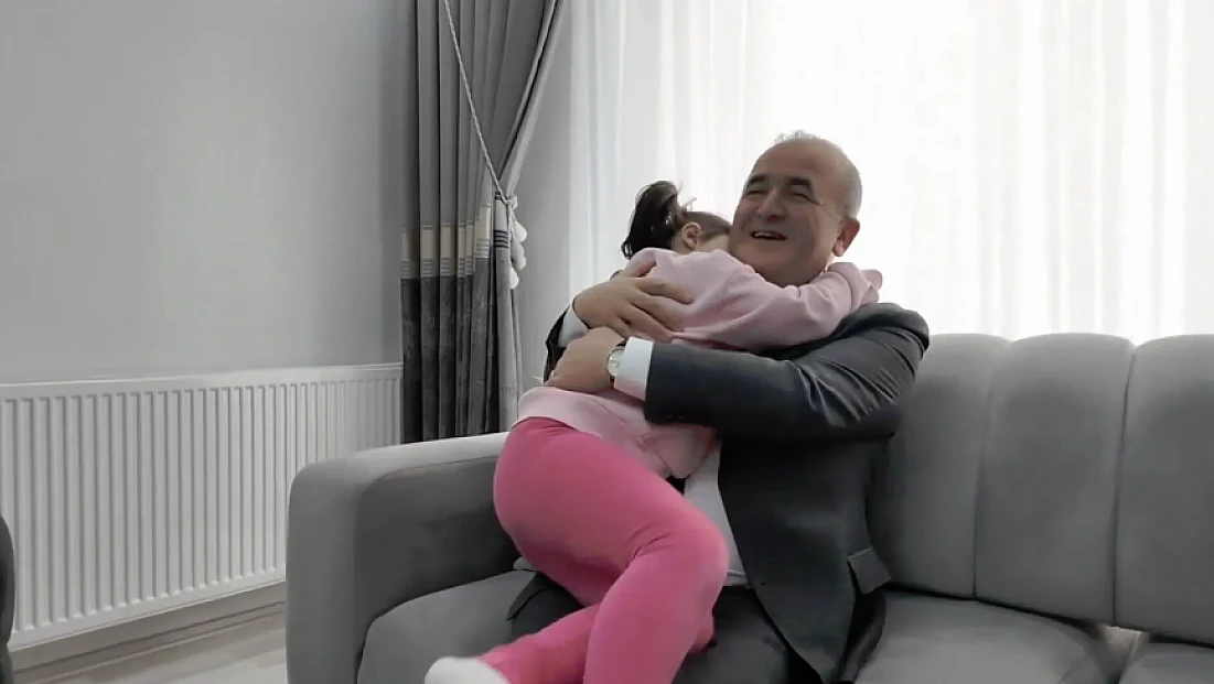 Vali Hatipoğlu'ndan şehit kızına yaş günü sürprizi