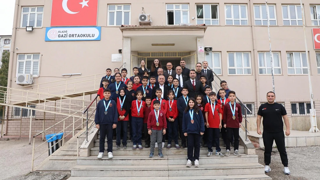 Vali Hatipoğlu’ndan tebrik ziyareti