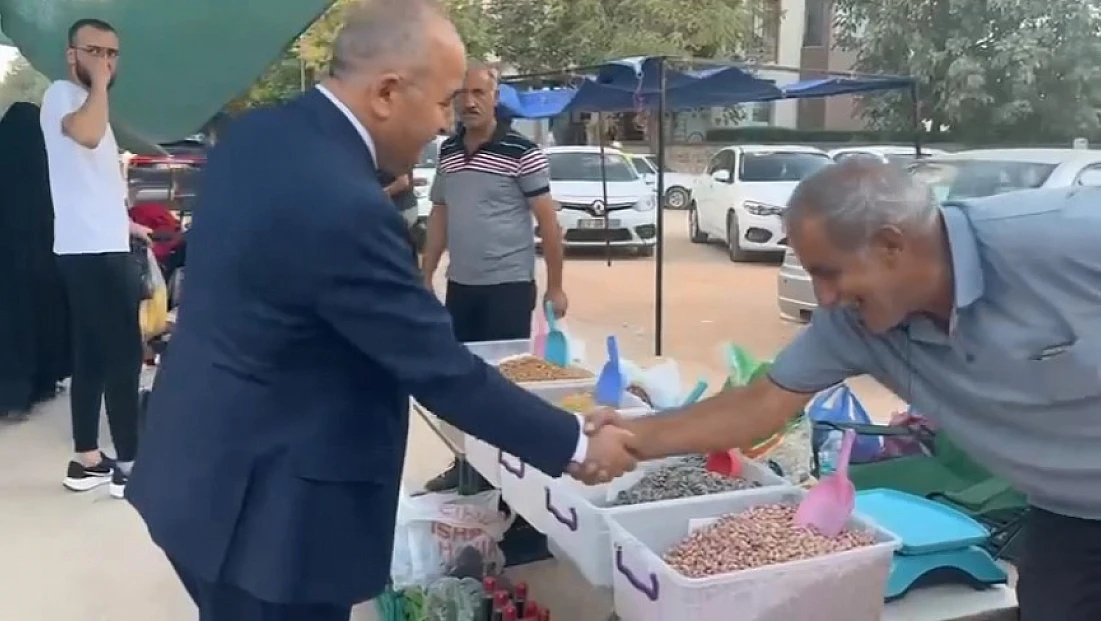 Vali Hatipoğlu, Salı Pazarında esnaf ve vatandaşlarla bir araya geldi
