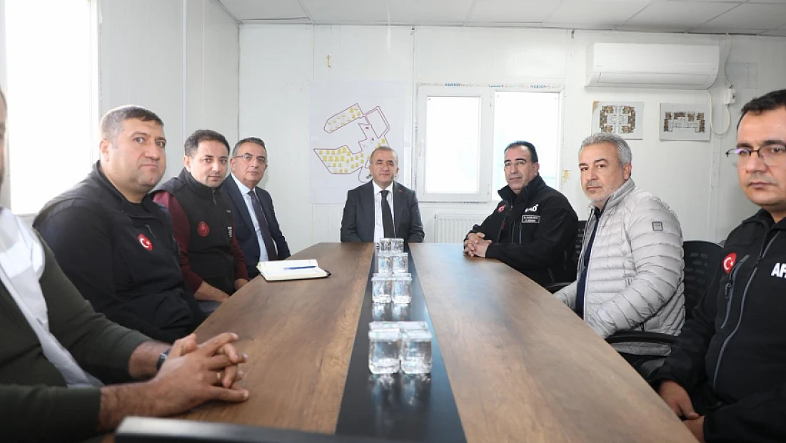 Vali Hatipoğlu, Zafran 3. Etap TOKİ şantiyesinde incelemelerde bulundu