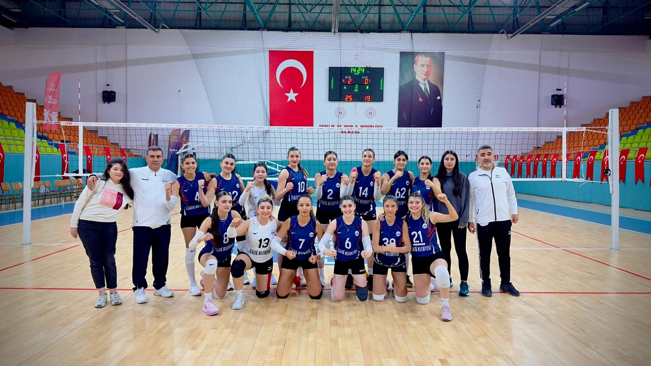 Elazığ Belediyespor Kadın Voleybol Takımı, zirvedeki yerini perçinledi