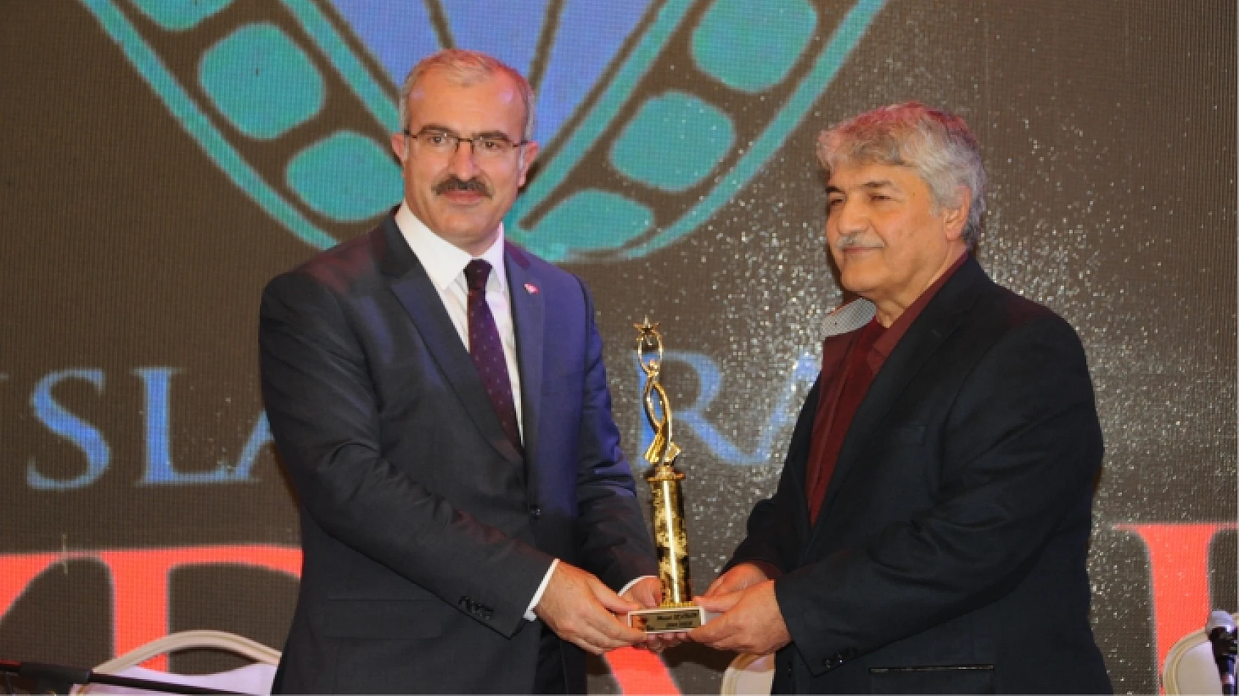 13. Çayda Çıra Film Festivali Mesut Uçakan ödül