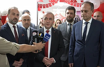 Cumhuriyet'in 102. Yılı Fethi Sekin Şehir Hastanesi'nde kutlandı