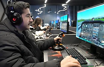 Elazığ Belediyesi E Spor Merkezi'nden uçuş simülasyonu