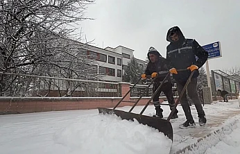 Elazığ Belediyesi Gazi Caddesi'nde kar küreme çalışmaları yapacak