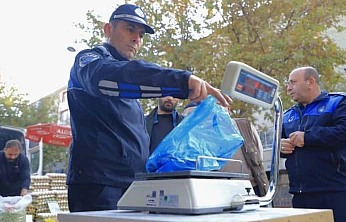 Elazığ Belediyesi zabıta ekiplerinden pazar yerlerine denetim