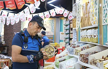 Elazığ Belediyesi zabıta ekipleri sahada yoğun mesai harcıyor