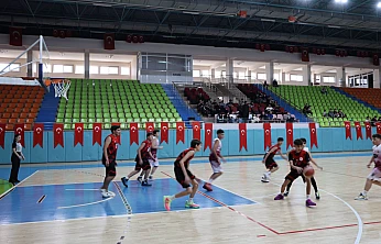 Elazığ'da U-16 yerel lig nefes kesen mücadeleyle sona erdi