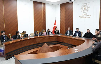 Eskrim'in şampiyonlarından İl Müdürü Abdulsamet Eren'e ziyaret