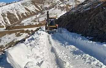 İl Özel İdaresi karla mücadele çalışmalarını sürdürüyor